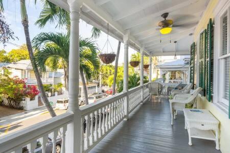 Curry House - Pool, King Bed & Balcony! Room 7 คีย์เวสต์ ภายนอก รูปภาพ