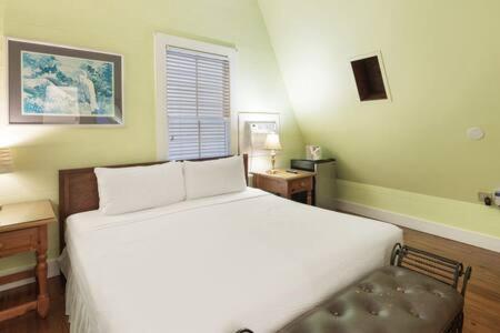 Curry House - Pool, King Bed & Balcony! Room 7 คีย์เวสต์ ภายนอก รูปภาพ